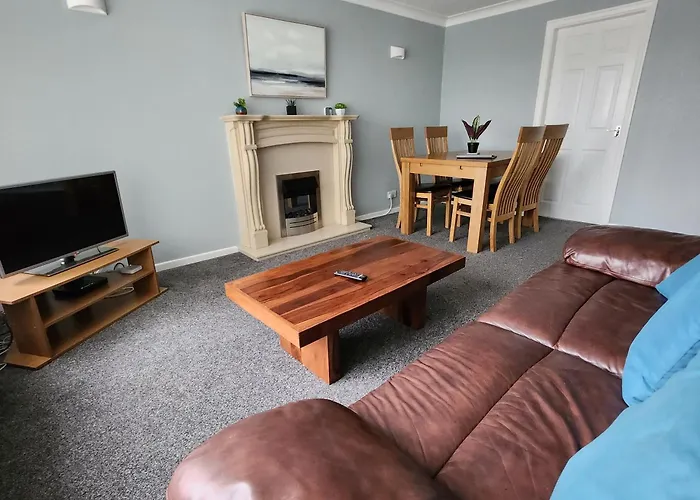 Quiet Ground Floor Apartment With Parking