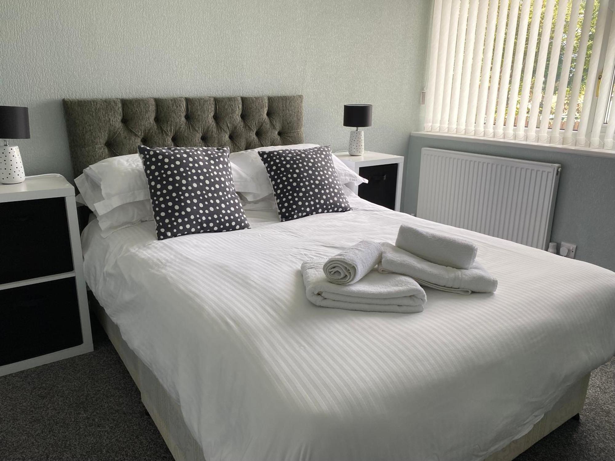 Quiet Ground Floor With Parking * Morecambe