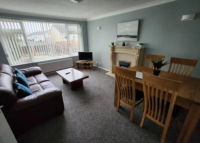 Quiet Ground Floor Apartment With Parking